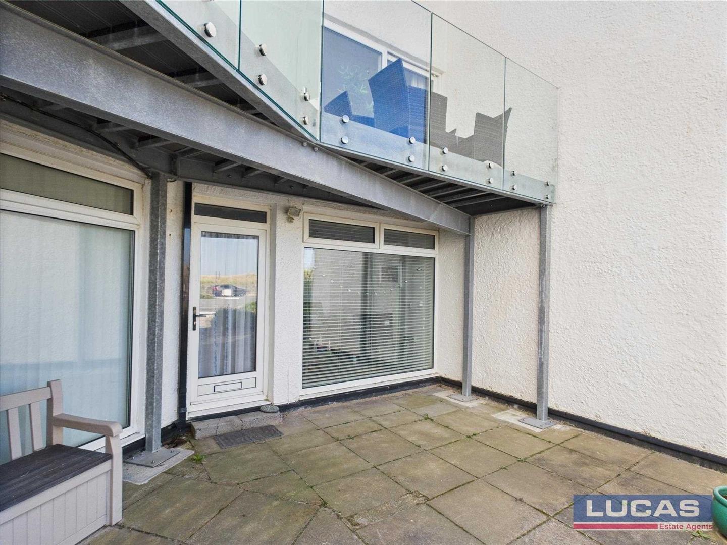 Capel Lodge, Ravenspoint Road, Trearddur Bay